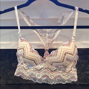 Lace Push-Up Bra with Chevron Pattern